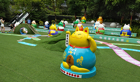 上海虹橋商務(wù)區(qū)玻璃鋼展項雕塑