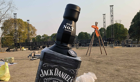 快閃活動玻璃鋼酒瓶雕塑裝置