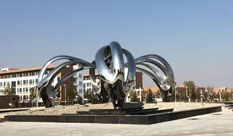 威海海洋學(xué)院主題雕塑